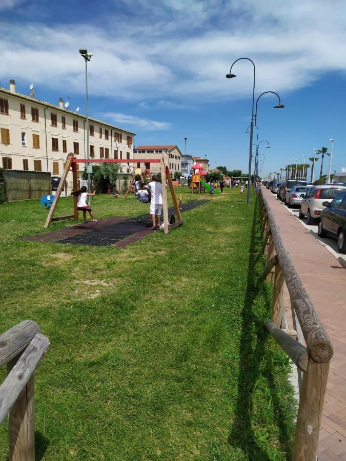 Ad Un Passo Dal Mare Apartamento Porto SantʼElpidio Exterior foto
