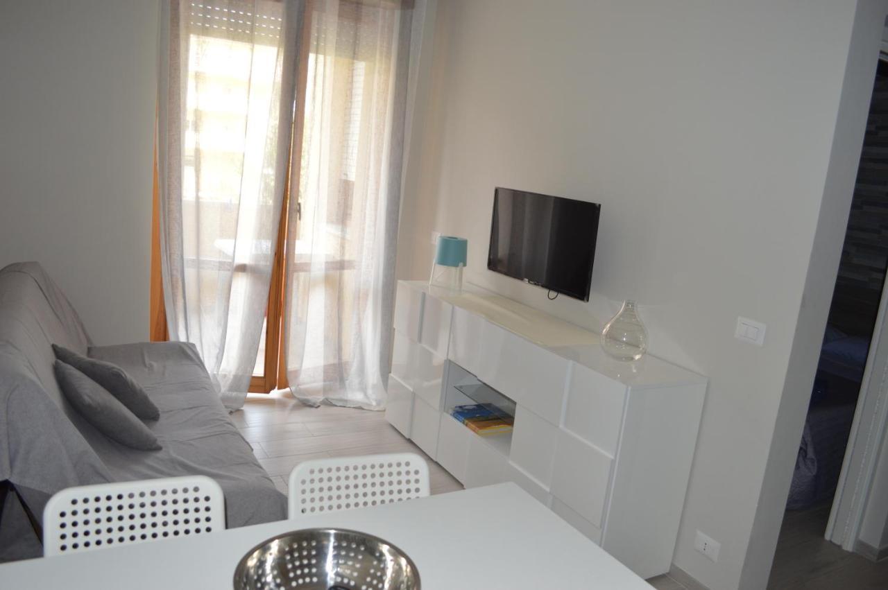 Ad Un Passo Dal Mare Apartamento Porto SantʼElpidio Exterior foto